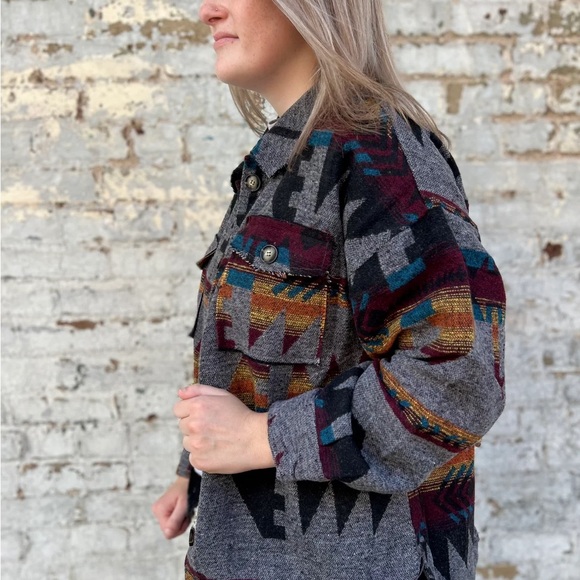 New In Aztec Tribal Shacket Jacket - Picture 8 of 11